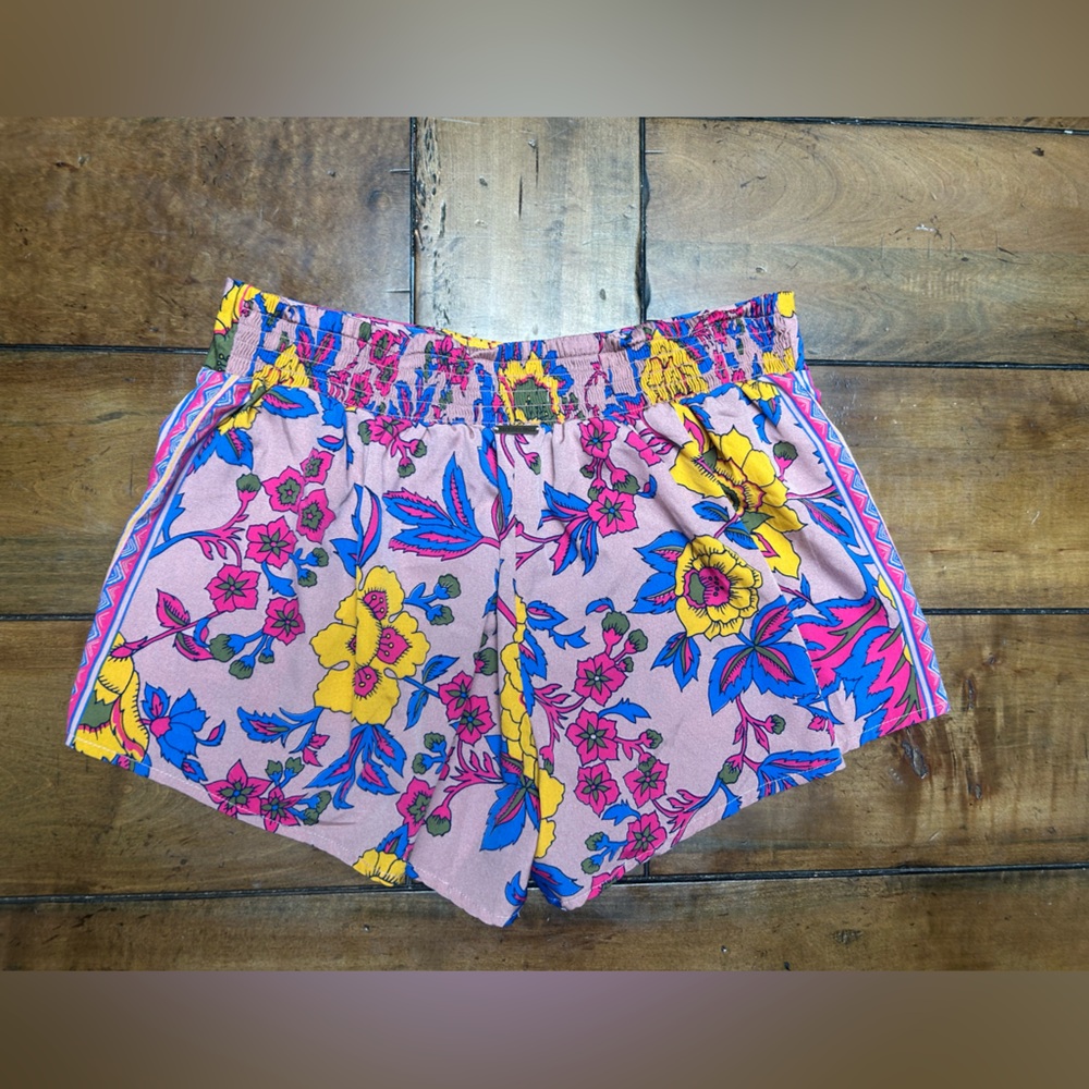 Billabong Shorts, Size Medium